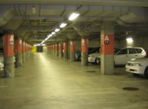 梅田スカイビル地下2階駐車場